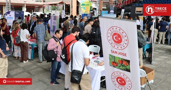 Feria ofrece oportunidades de estudio y becas en el exterior 