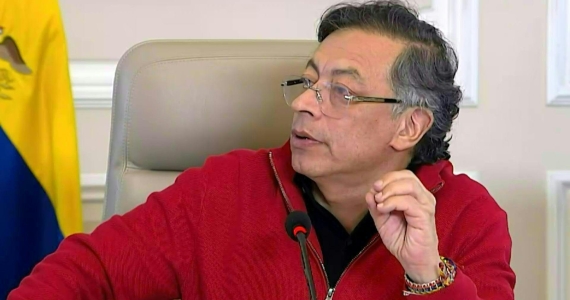Petro frena negociaciones de paz con una de las mayores guerrillas de Colombia
