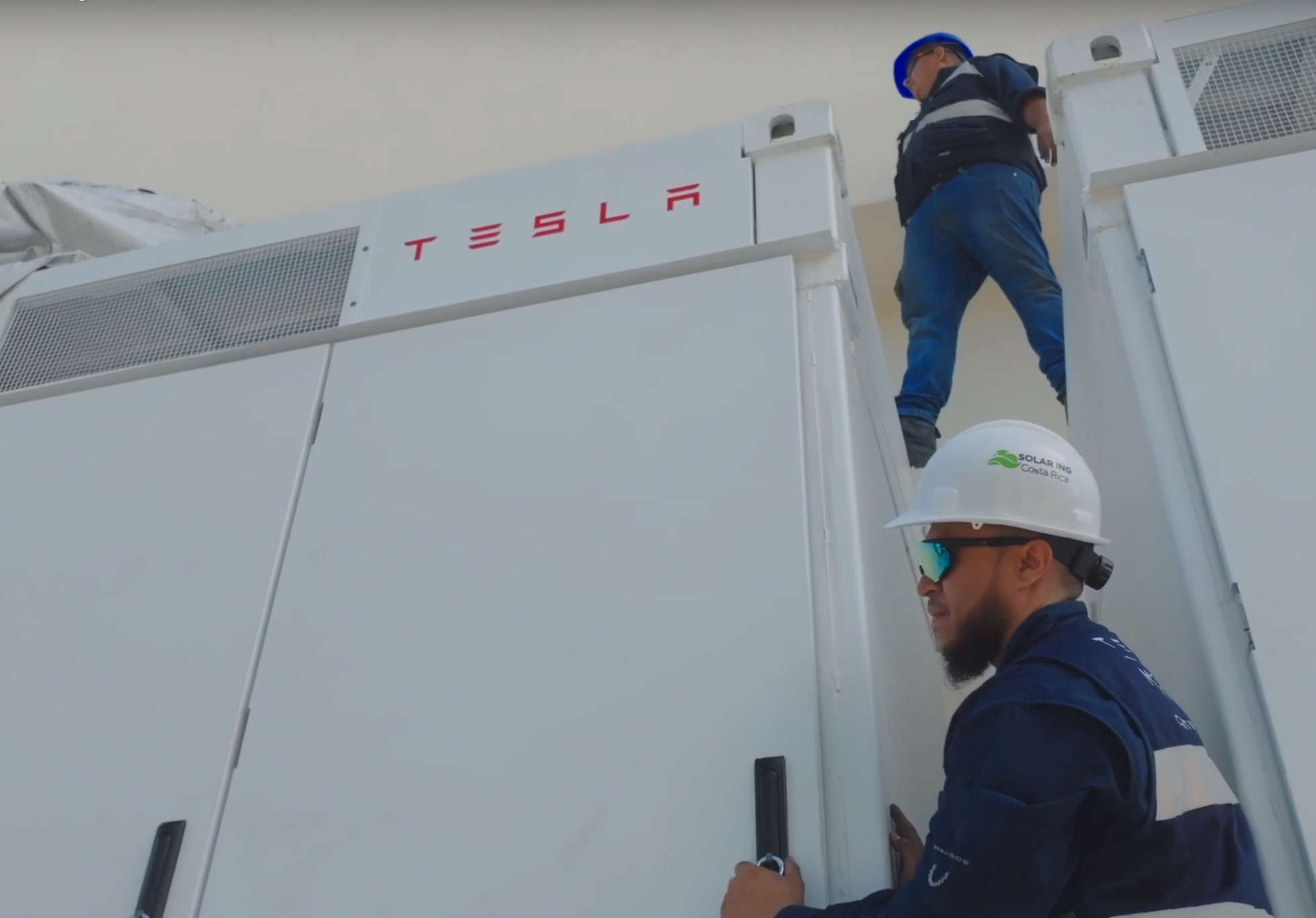 Empresa tica y Tesla impulsan la energía renovable en hoteles de México y el Caribe