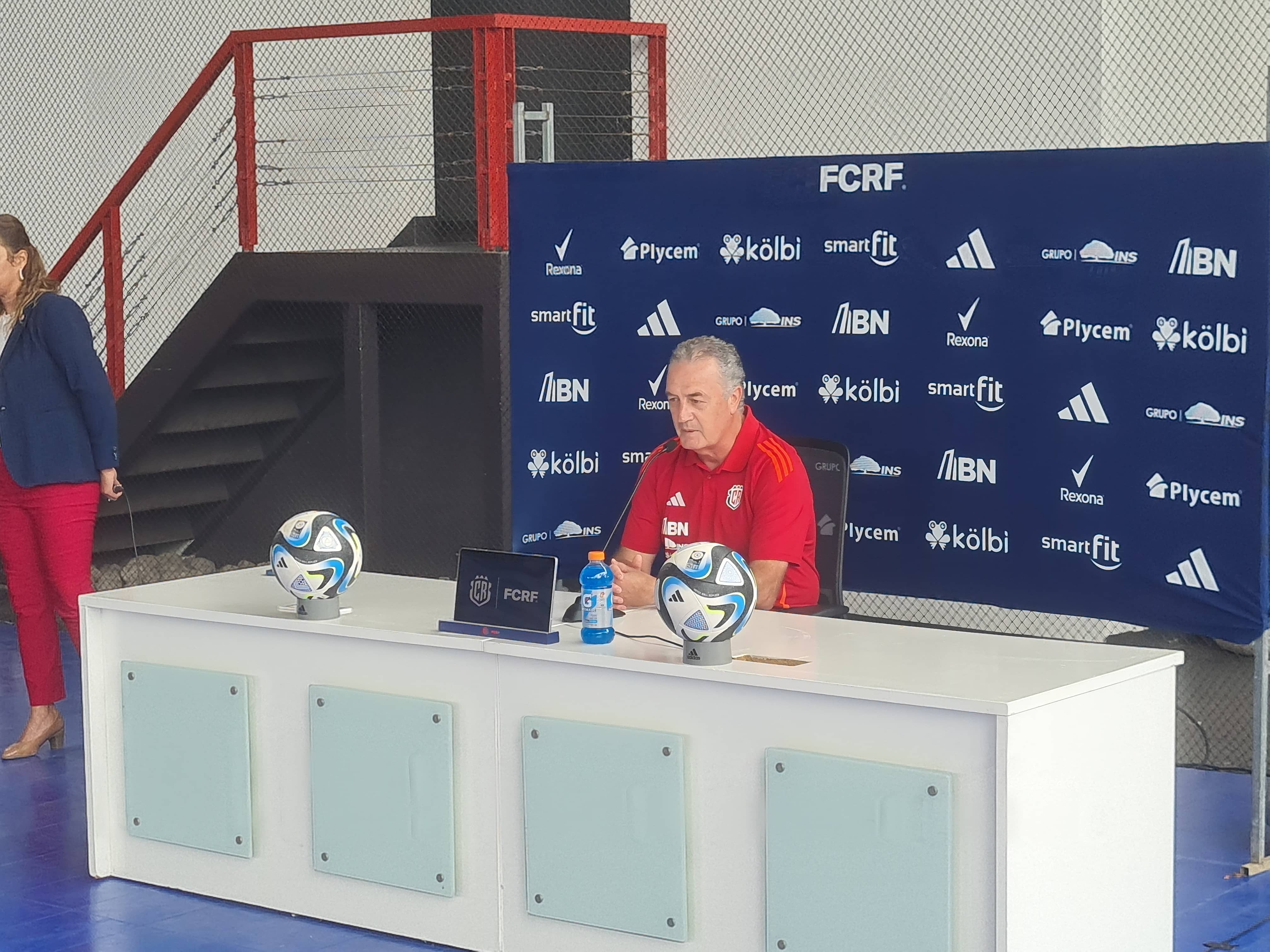 Alfaro confirma a Patrick Sequeira como primer arquero en era Post-Keylor