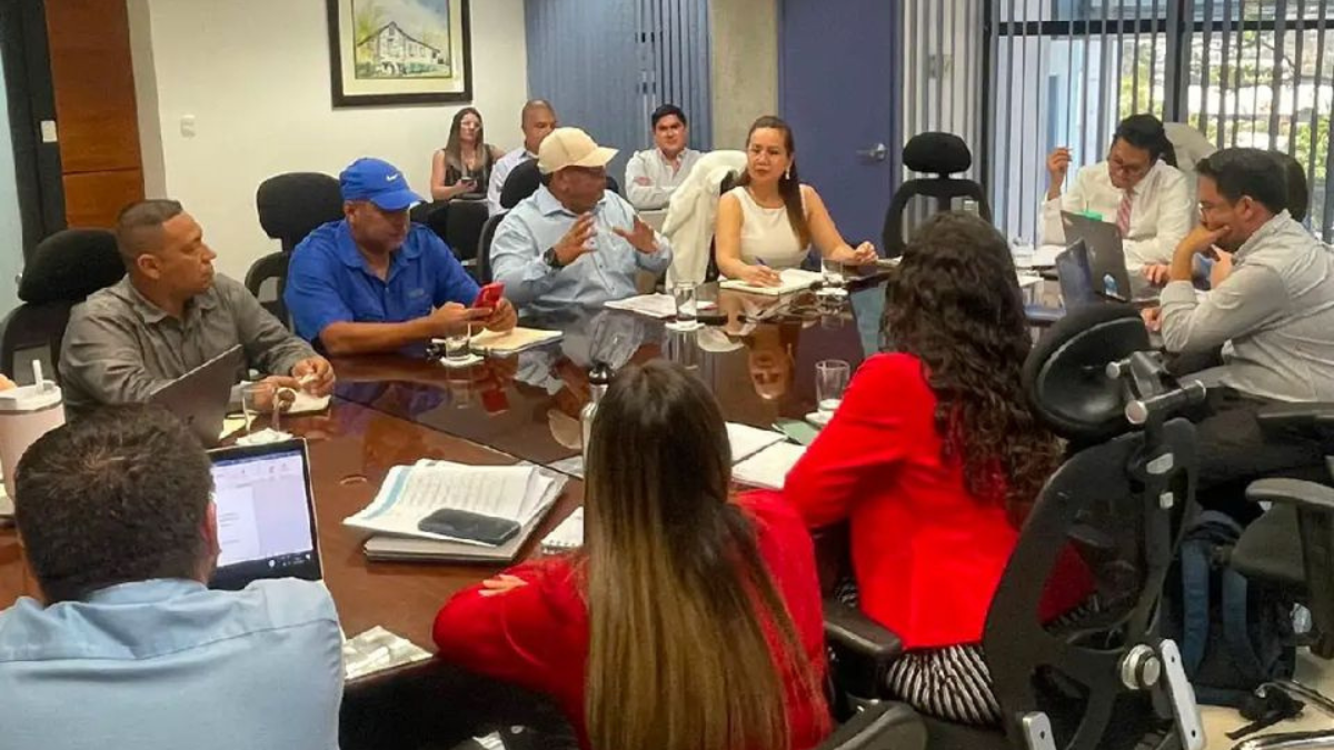 Alcaldes de Limón y Japdeva articulan esfuerzos para el desarrollo de la Vertiente Atlántica