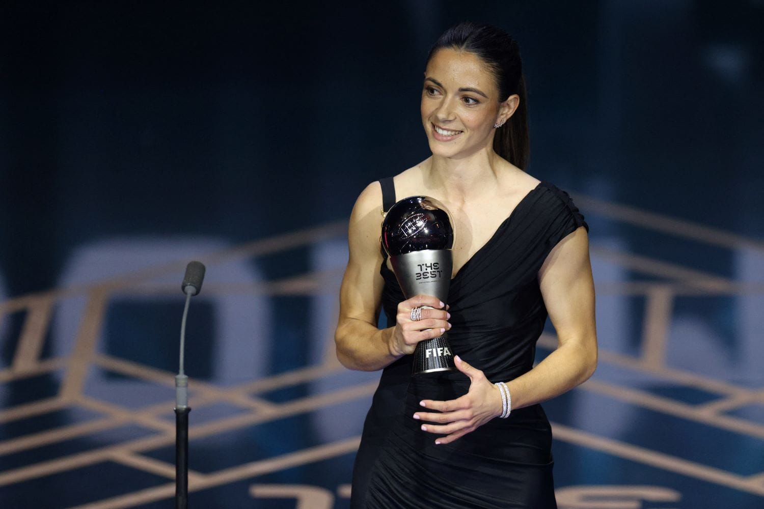 Leonel Messi y Aitana Bonmatí los mejores futbolistas del 2023 para la FIFA 