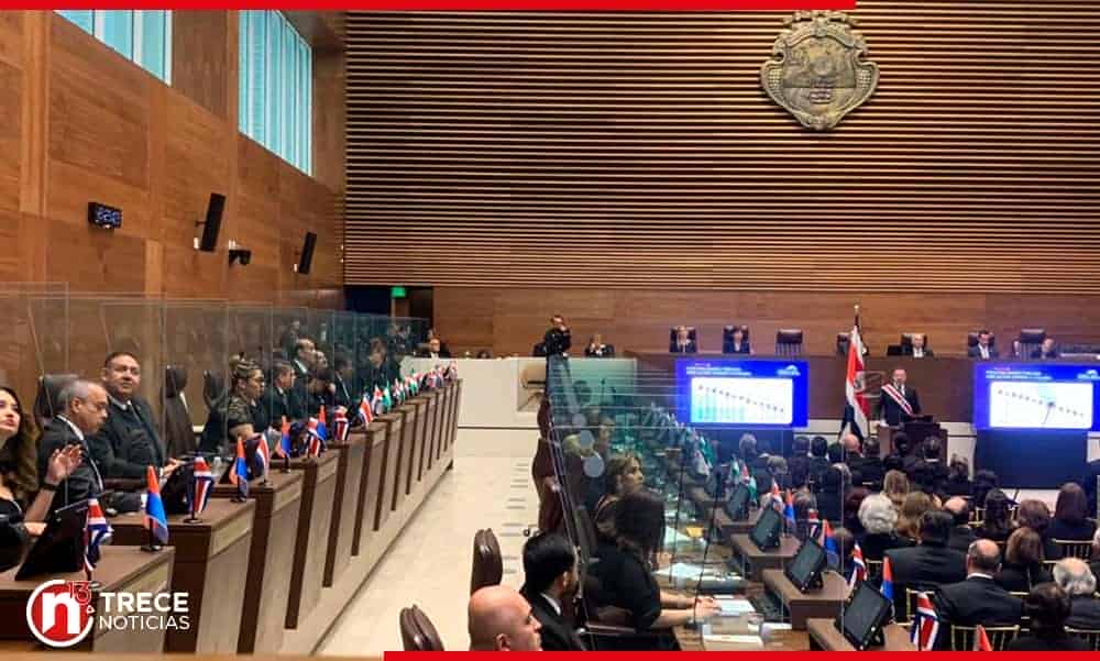 Frente Amplio mantendrá mociones a proyecto de jornadas 4x3