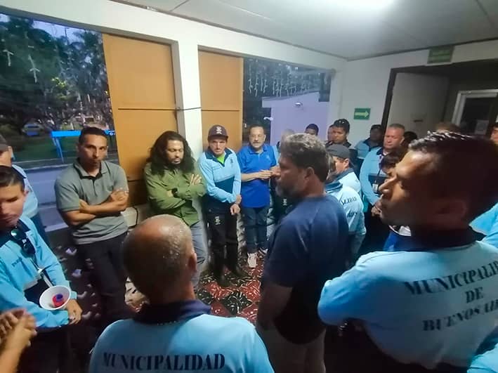 Trabajadores municipales de Buenos Aires suspenden paro de labores hasta el miércoles  