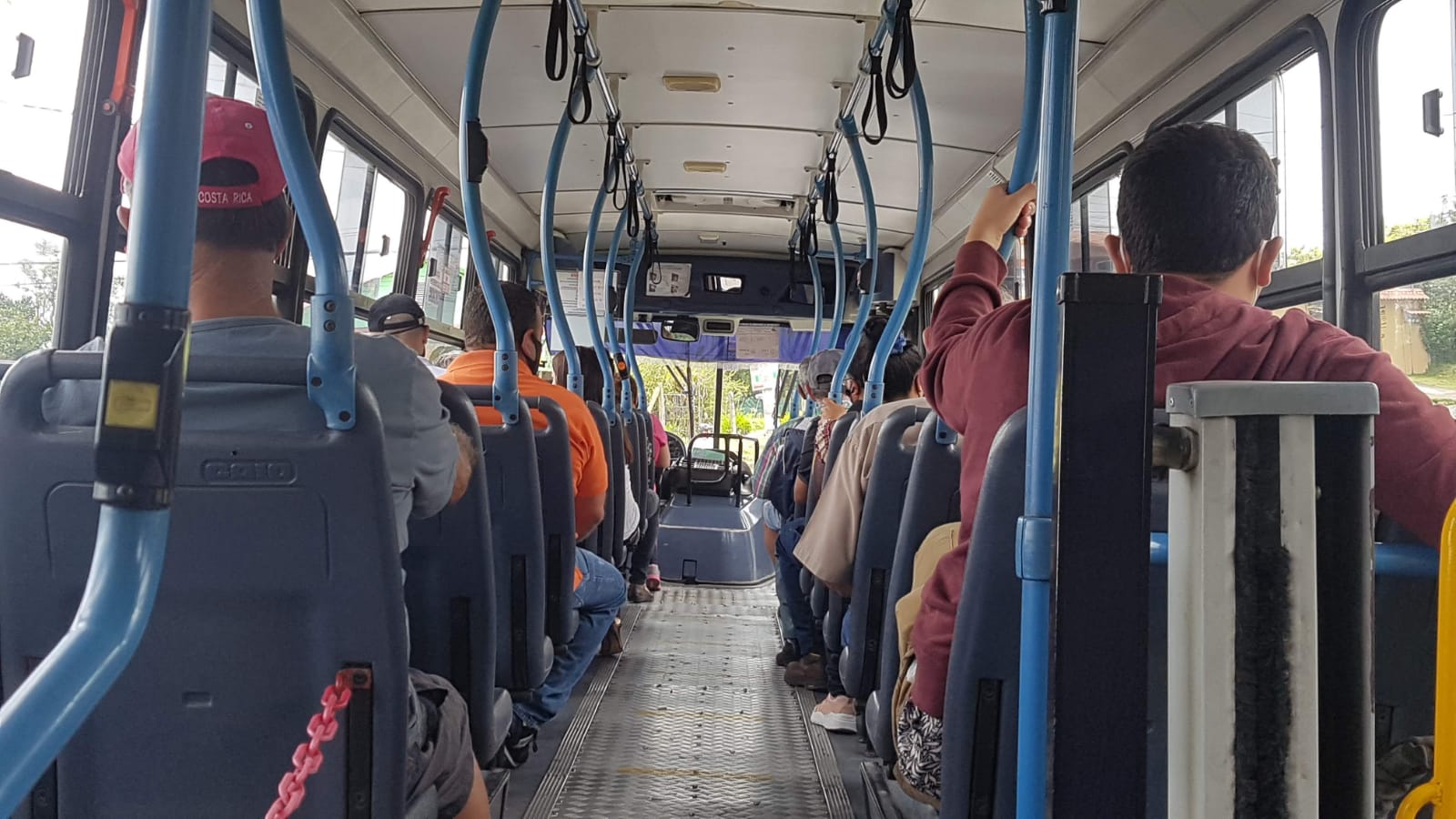 Solo 7.6% de las rutas de bus del país operan con concesión