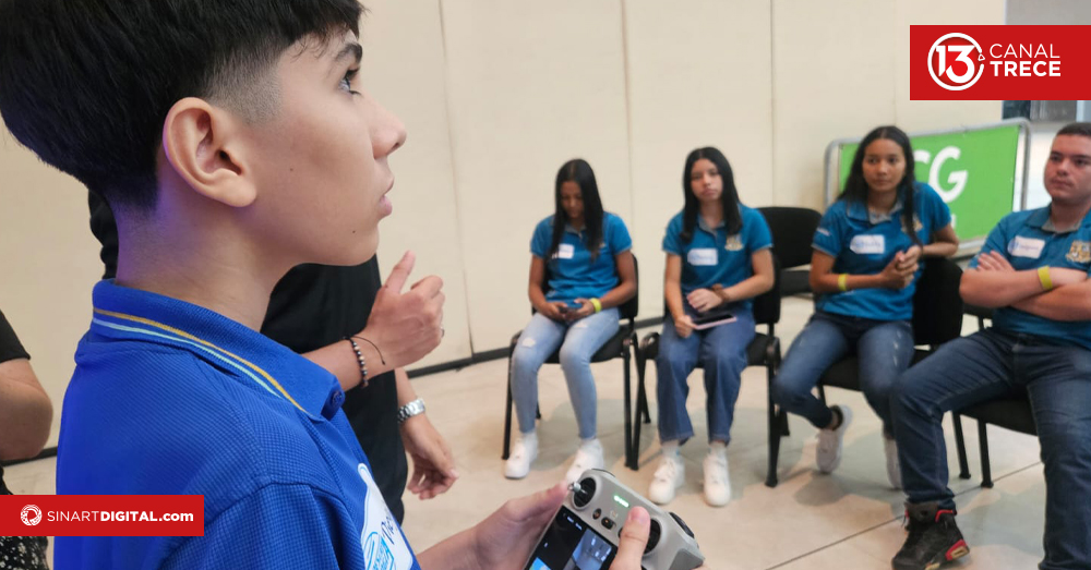 300 estudiantes de Guanacaste se capacitan en inteligencia artificial, realidad aumentada, robótica y drones. 