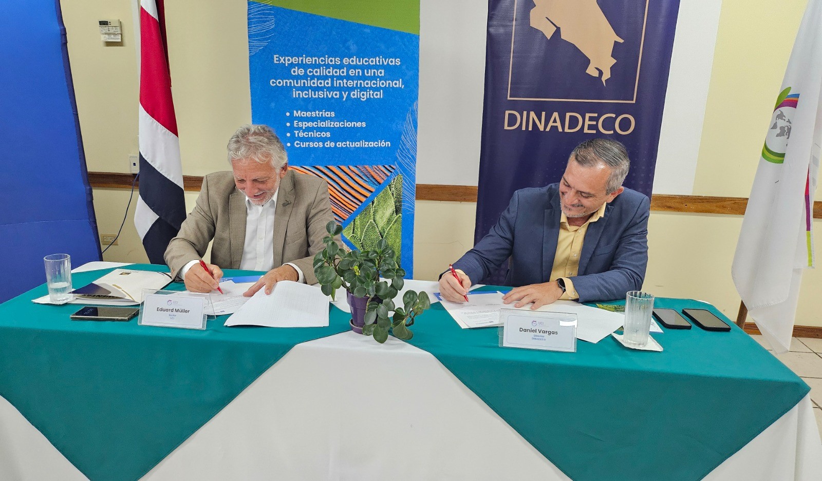 Dinadeco y UCI buscan nuevas oportunidades de financiamiento para proyectos comunales