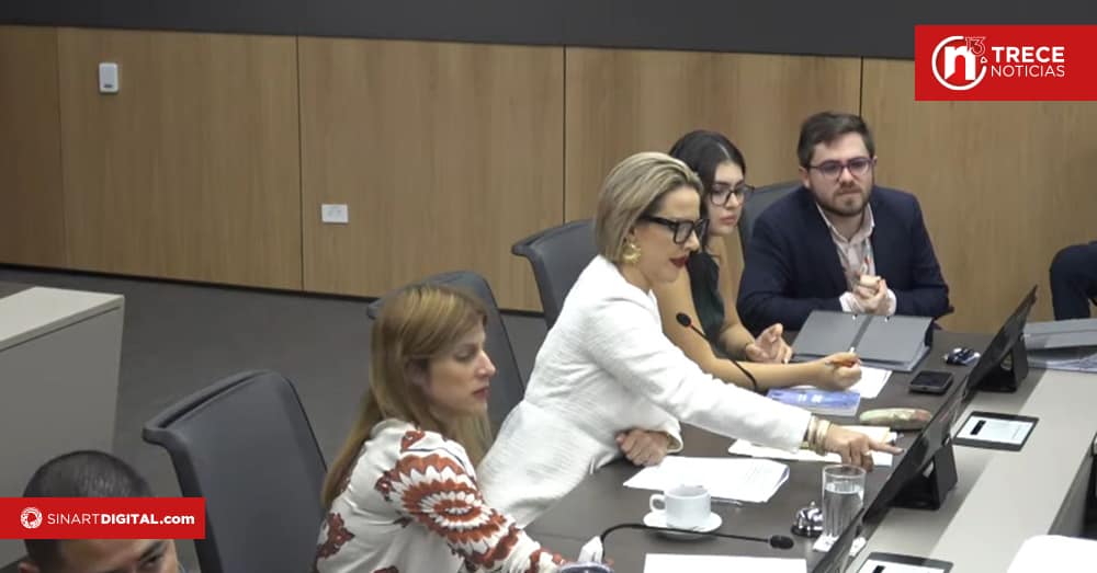 Diputados convocarán a ministra de Salud para que se refiera a cambio en la norma técnica del aborto terapéutico