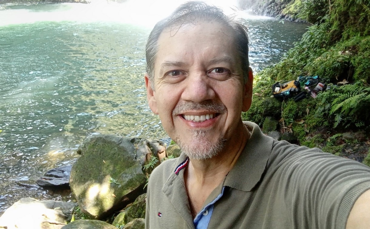 Catarata Poza Azul y Restaurante RustiTicos