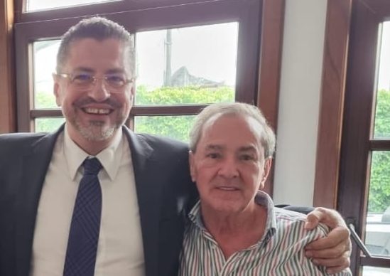 Calixto Chaves asegura ser asesor de Rodrigo Chaves con oficina en Casa Presidencial