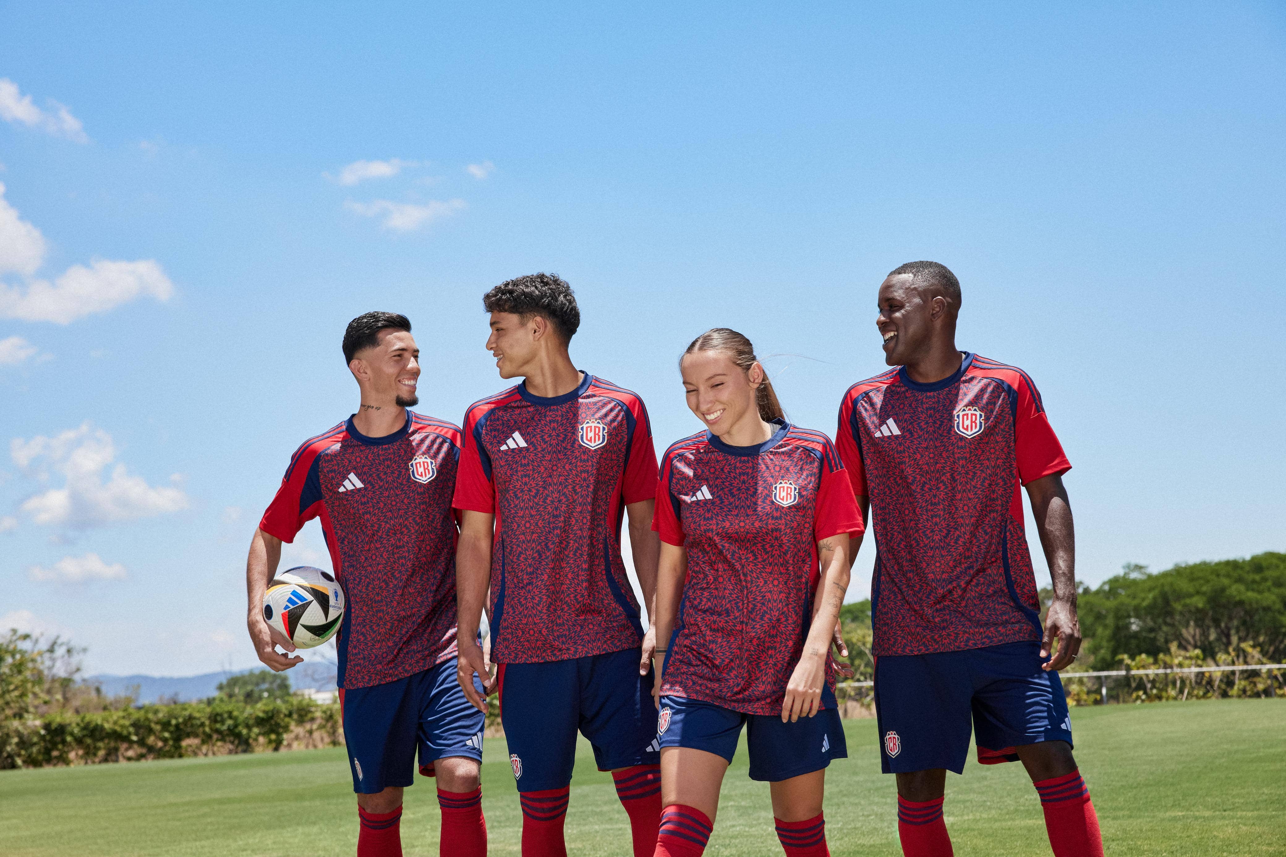 FEDEFUTBOL da a conocer los nuevos diseños de la camisa de la Sele