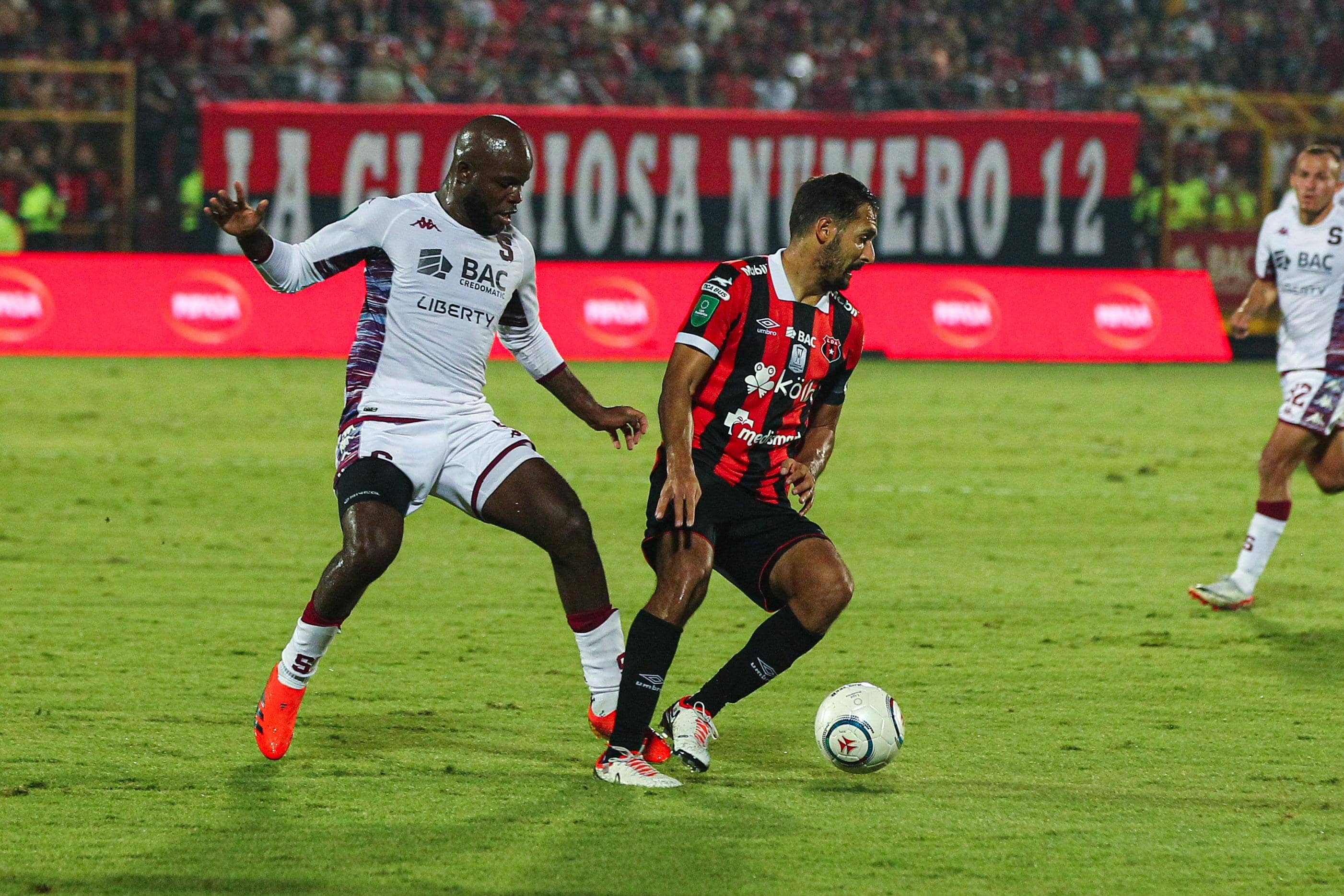 Alajuelense también busca reprogramar duelo ante Herediano