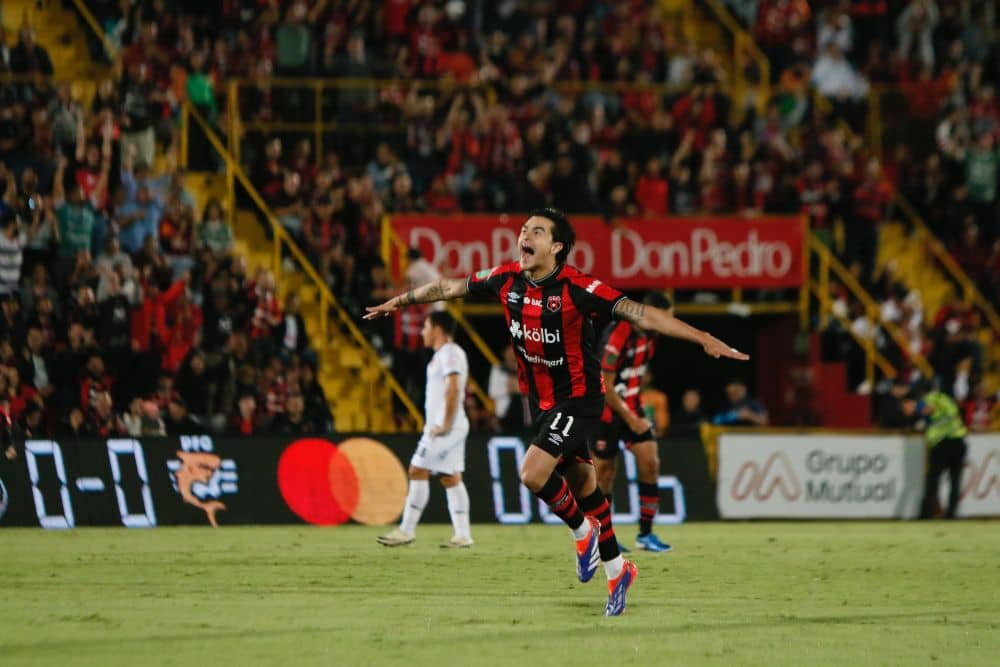Alajuelense gana primera fase de un torneo por vez 24 en su historia