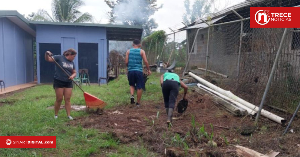 Con brochas, amor y trabajo en equipo, renuevan escuela en San Carlos