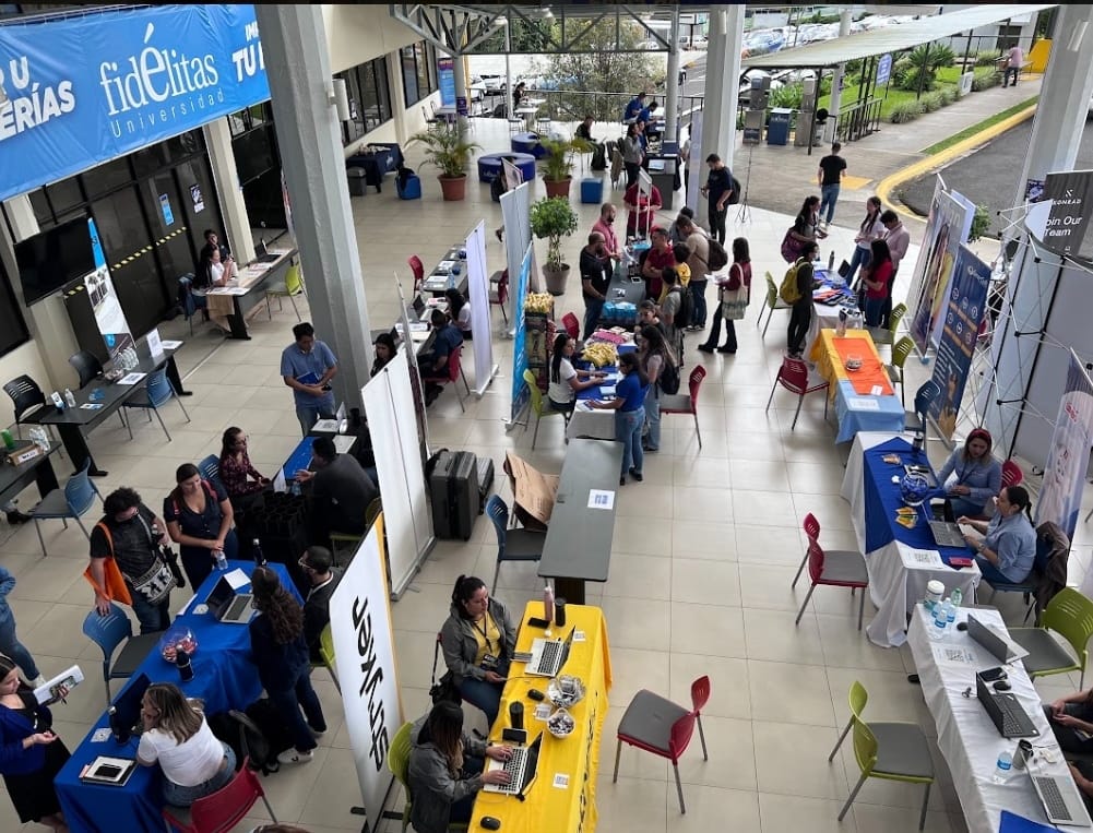 61 mil personas consiguieron trabajo en el plazo de un año 