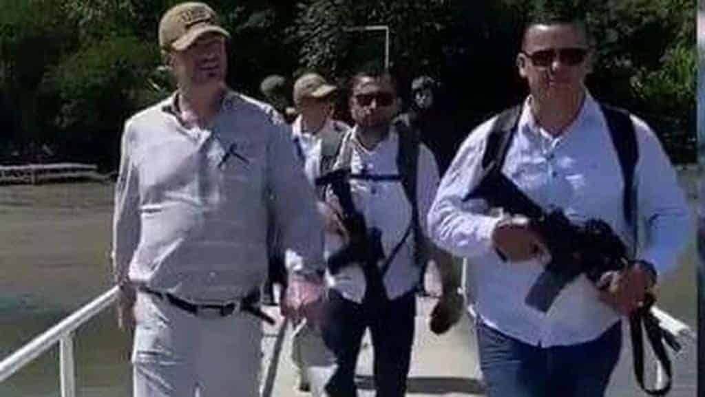 Experto en seguridad detecta fallos en escolta de Presidente Chaves