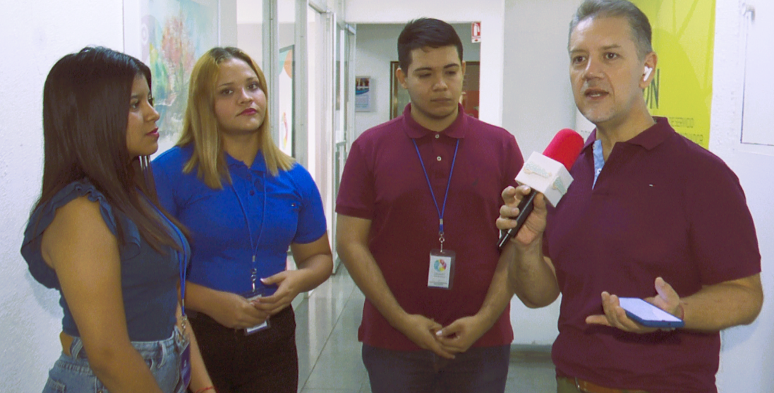 Vienen desde Nicoya a hacer su práctica en Canal 13 