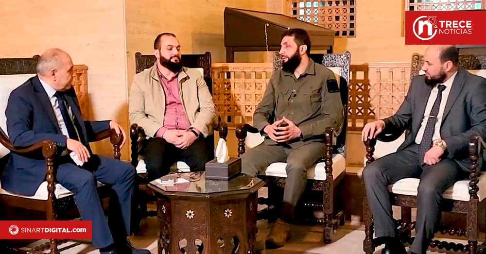 El líder de los rebeldes sirios aborda el 