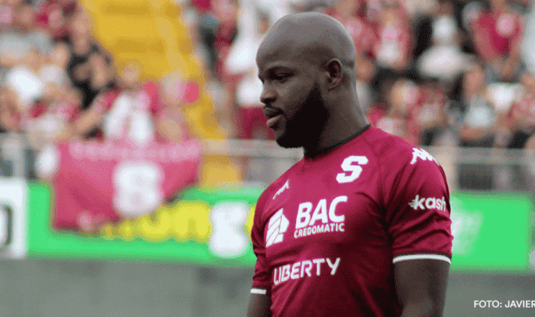 Saprissa se pronuncia sobre caso de Javon East