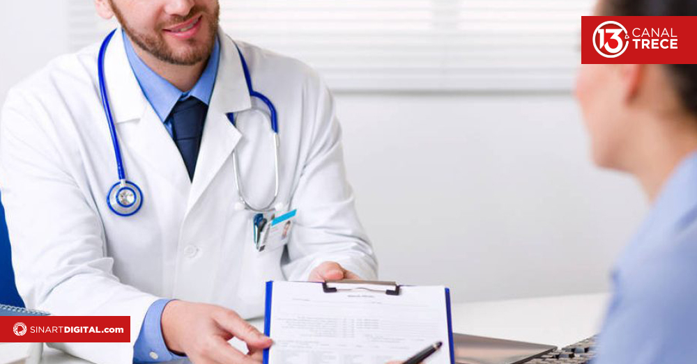 Colegio de médicos aplica doble factor de autenticación en certificados de licencia de conducir. 