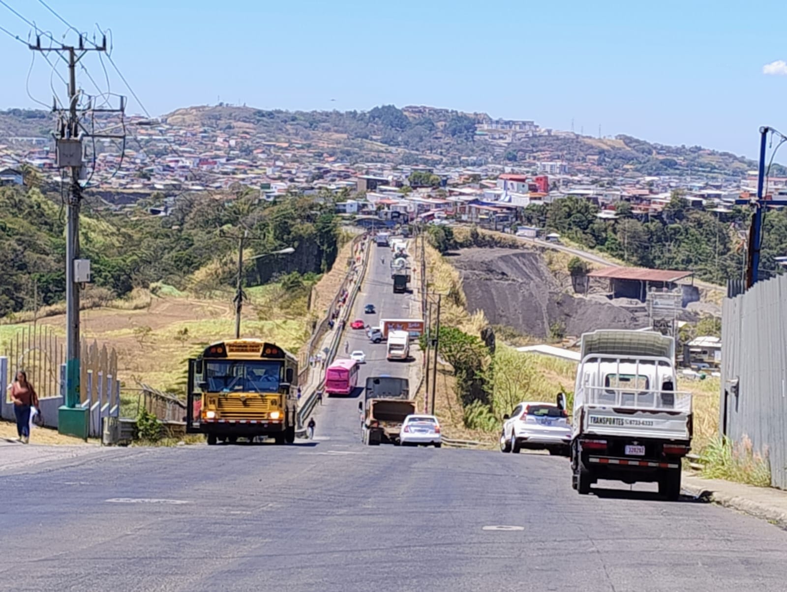 Vecinos de La Carpio cierran vías para manifestarse por falta de agua