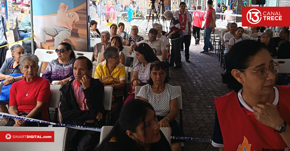 Celebran el día del Sagrado Corazón en el Mercado Central de SJ