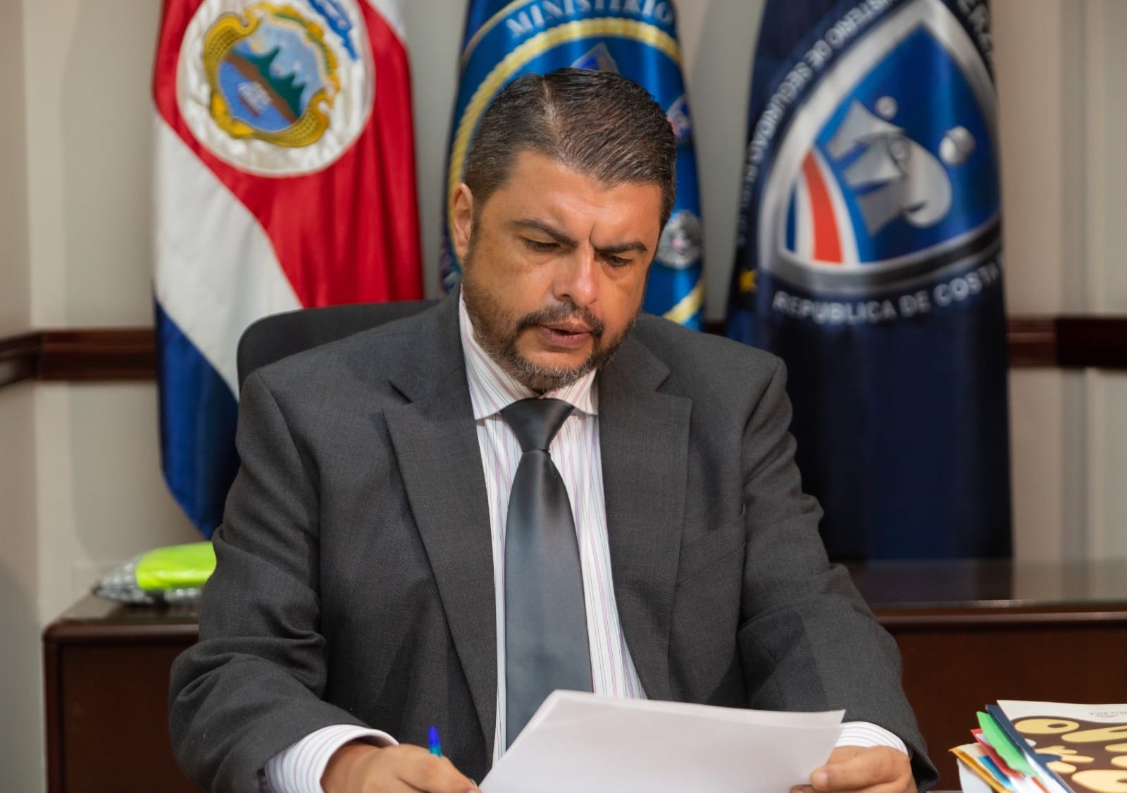 Ministro de Seguridad dice que criminales buscan nuevos consumidores de droga en centros educativos