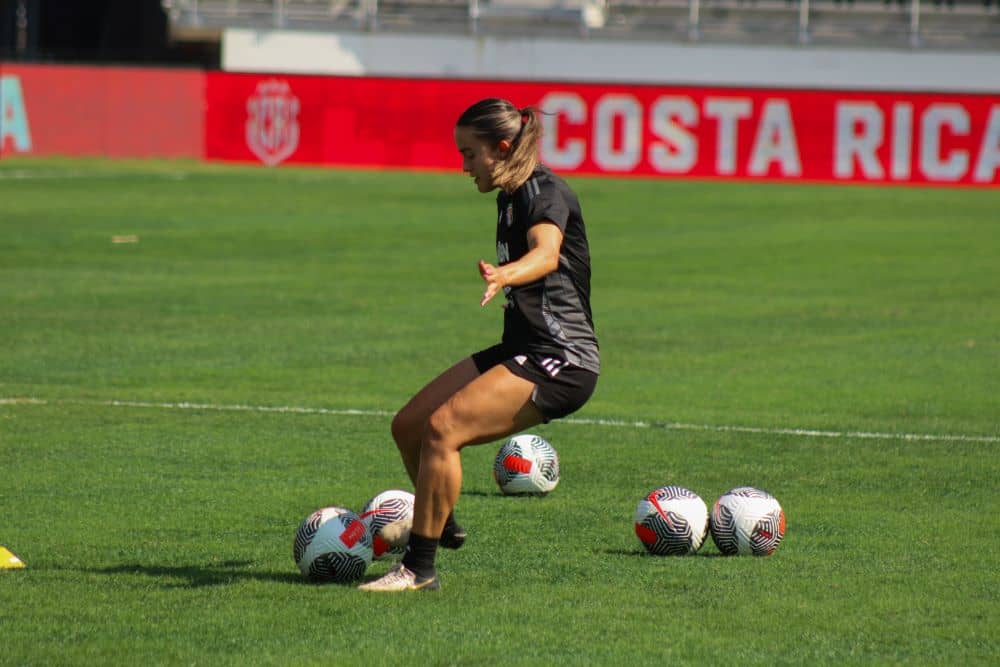 Femenina se alista para los Estados Unidos