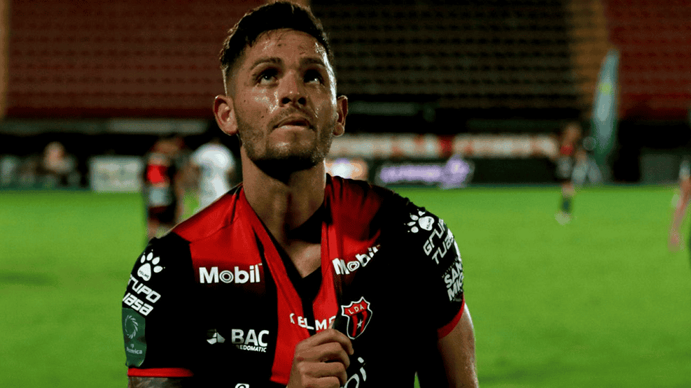 Moya se une al club