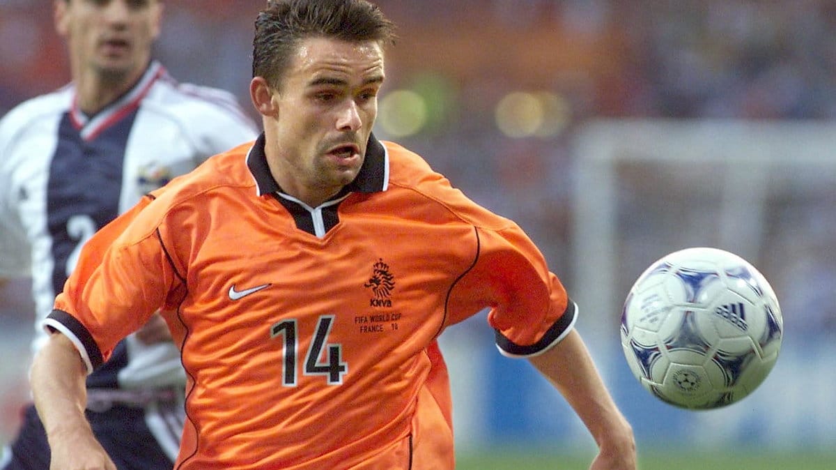 Exjugador de Países Bajos Marc Overmars suspendido de toda actividad futbolística 
