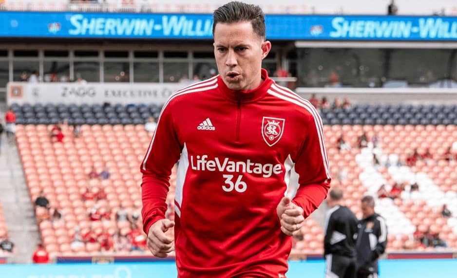 Alajuelense hace oficial llegada de Oviedo