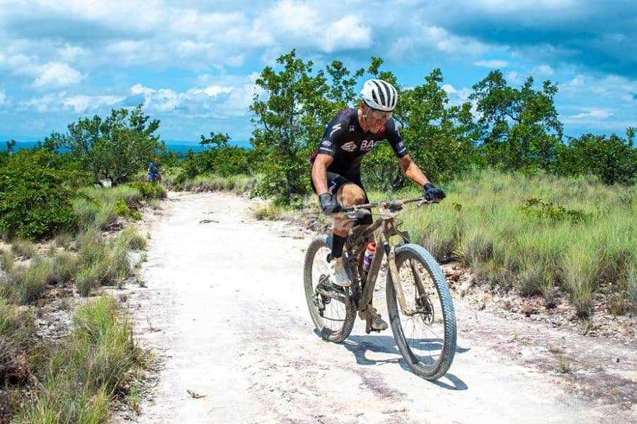 Ciclista Paolo Montoya habla sobre su 2024