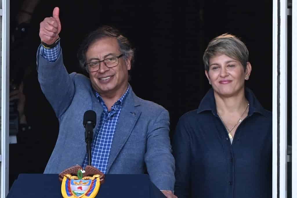 Petro llama a movilizaciones de apoyo y pide al Congreso aprobar sus reformas