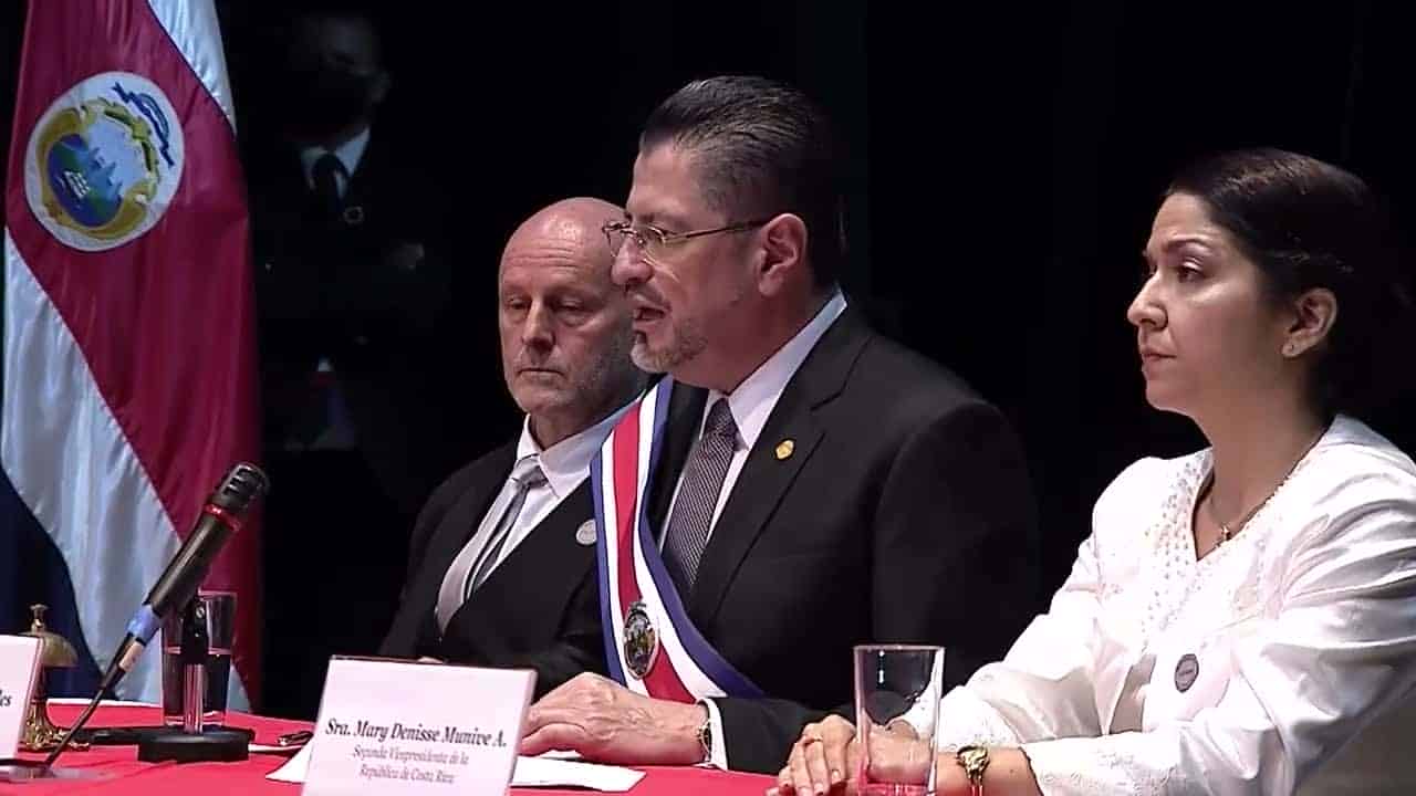 Apoyo popular al presidente Rodrigo Chaves llegó al 63%, según CIEP