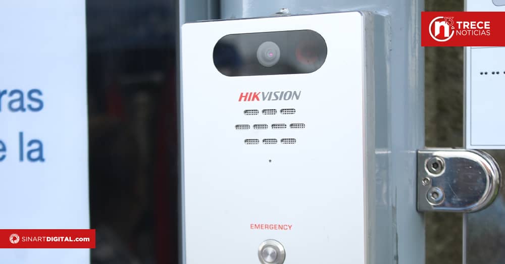 Cartagineses cuentan con modernas paradas de bus con botones de pánico e internet