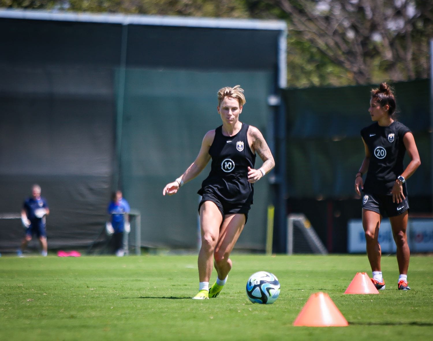 Jugadoras del Seattle Reign disfrutan la comida y atractivos naturales de Costa Rica 