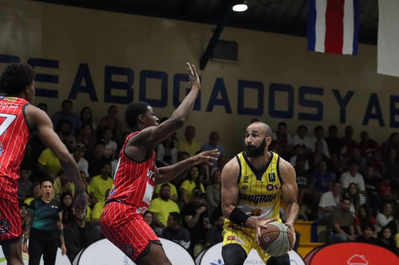 Roswell y San Ramón dan primera estocada en semifinales del baloncesto nacional