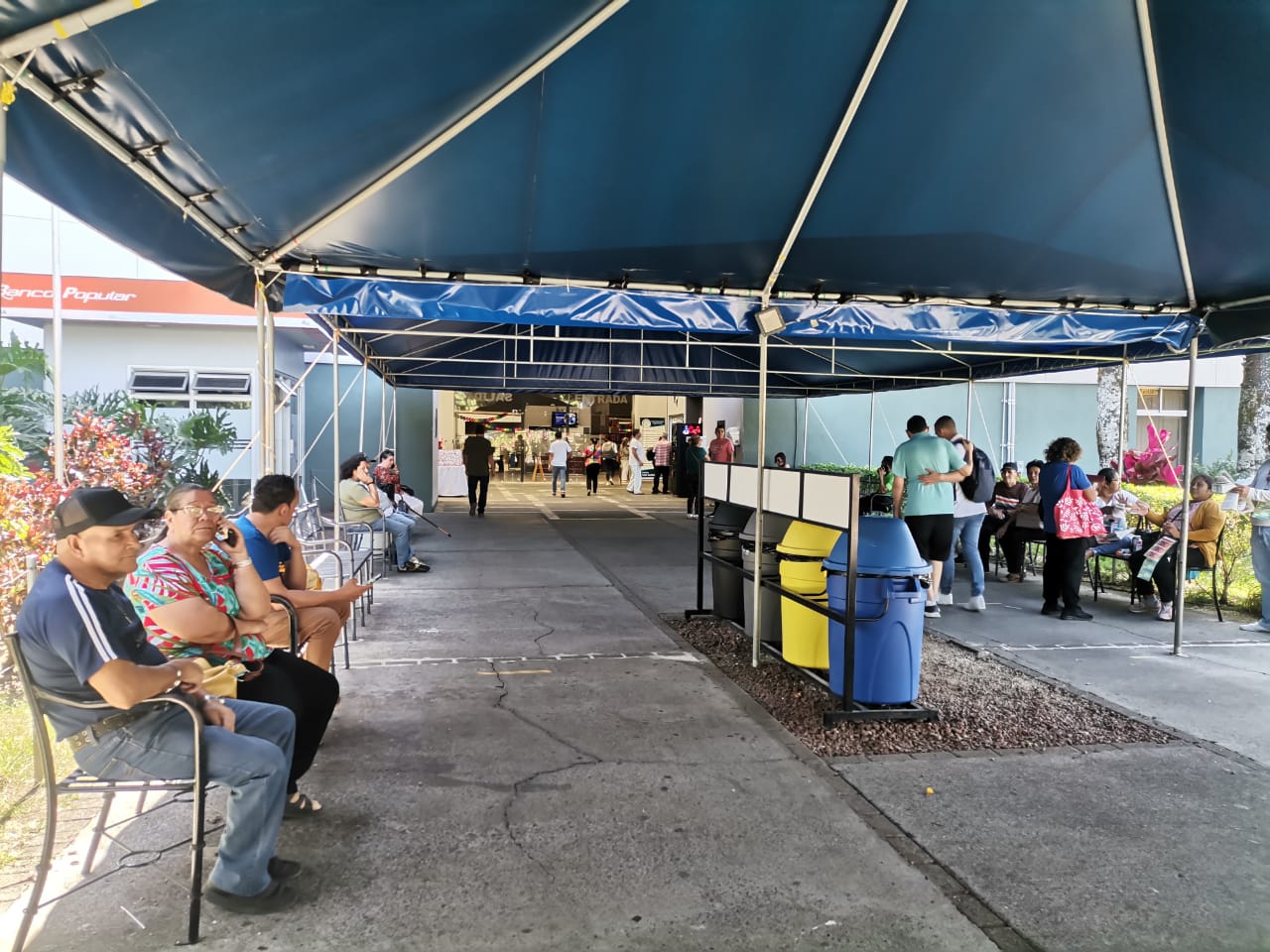 Diputados de Alajuela piden reunión con jerarca de la CCSS por saturación en servicio de emergencias 