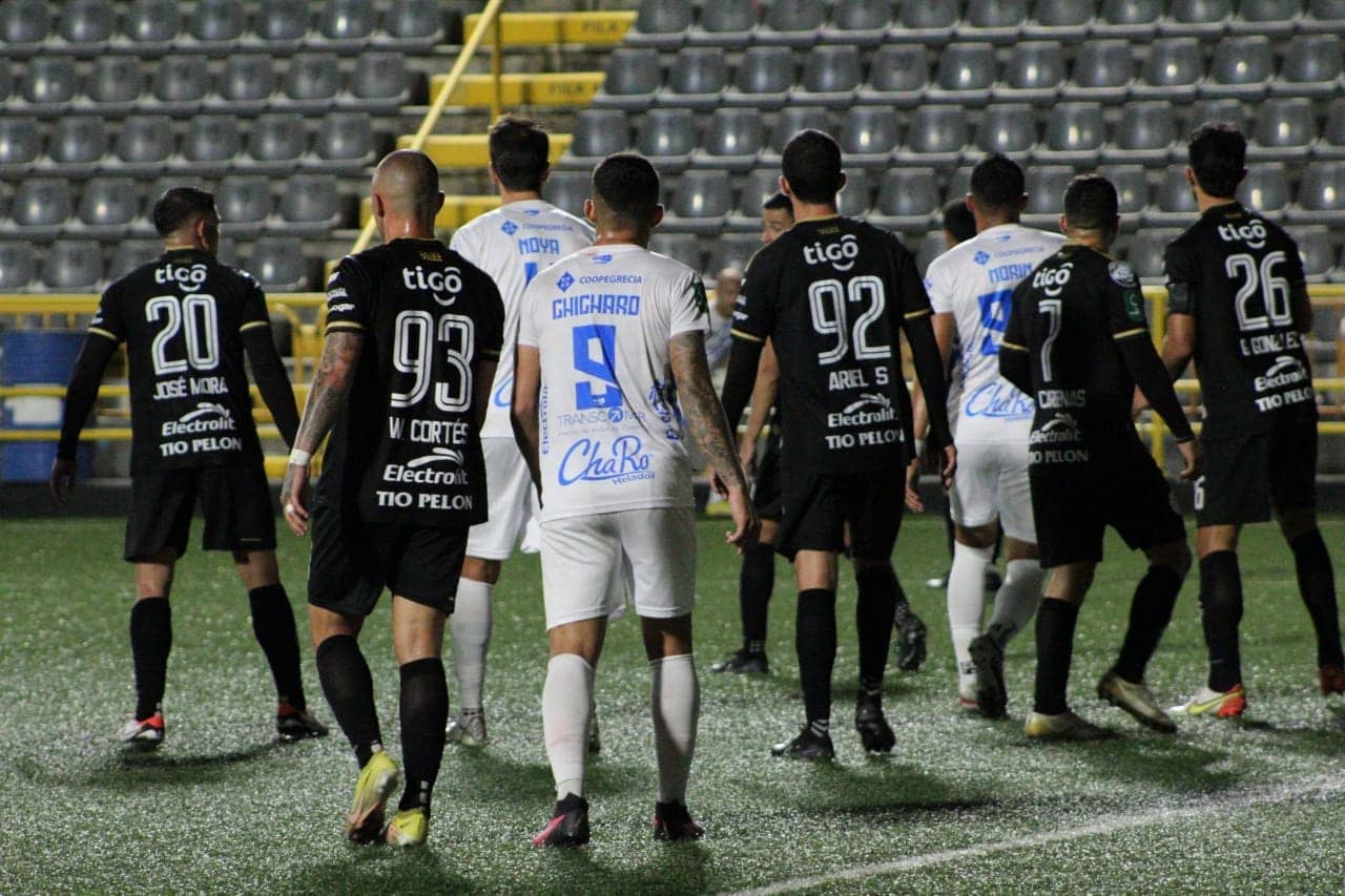 Alajuelense-Santos abren fuegos en la jornada de fin de semana