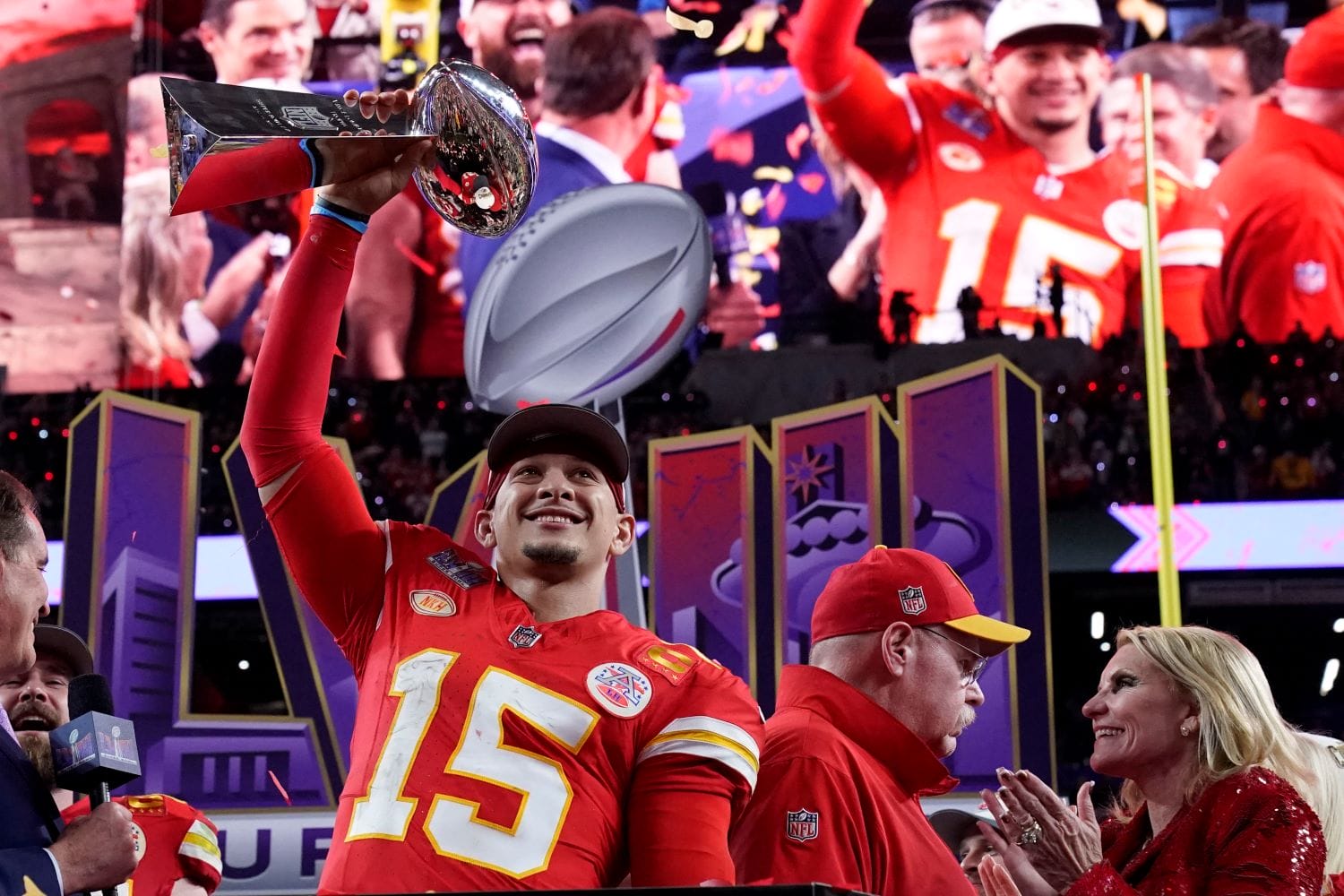 Los Chiefs de Mahomes, Kelce y Taylor Swift triunfan en un Super Bowl épico