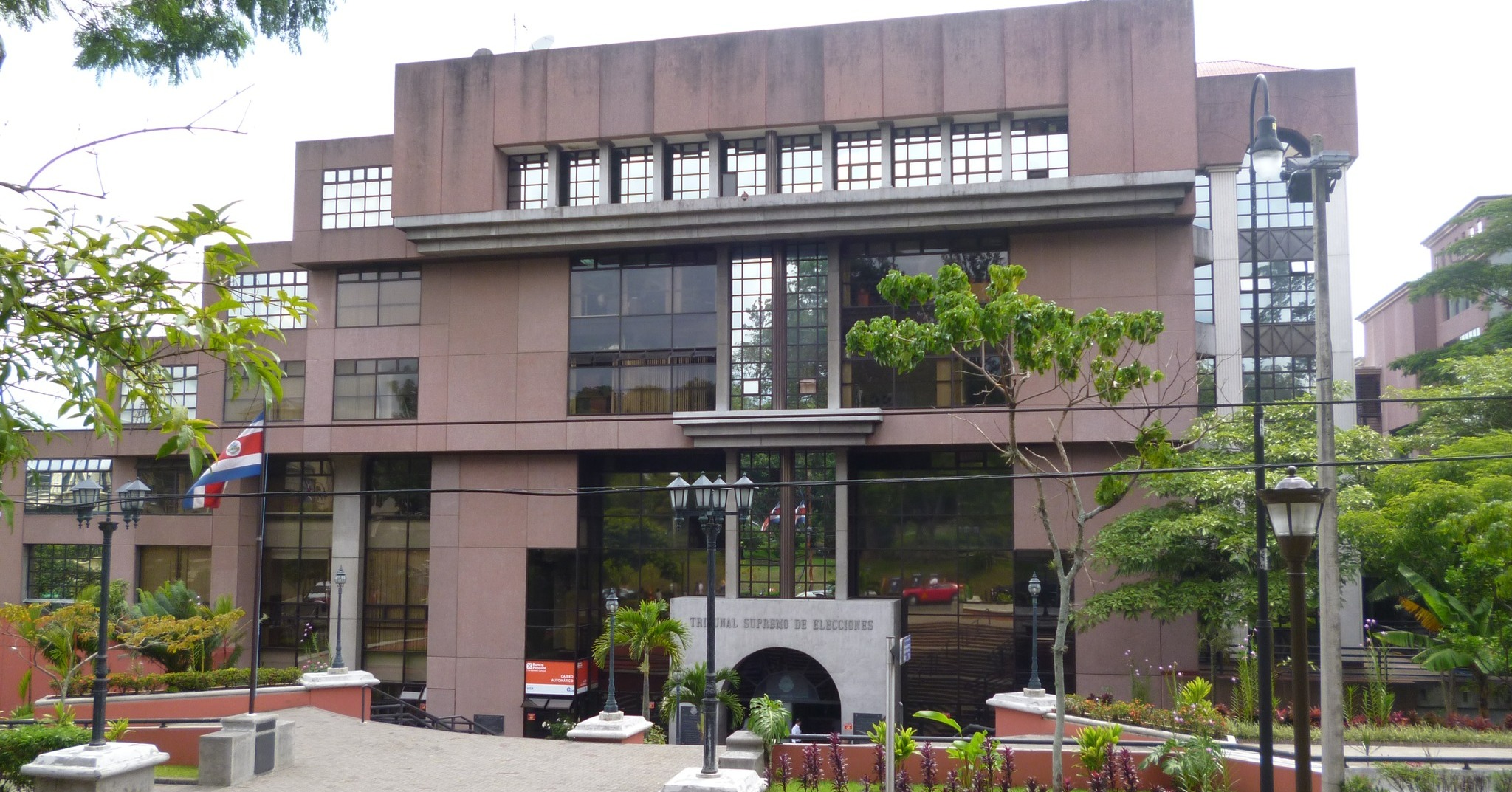 TSE advierte graves consecuencias de tres proyectos con reformas electorales