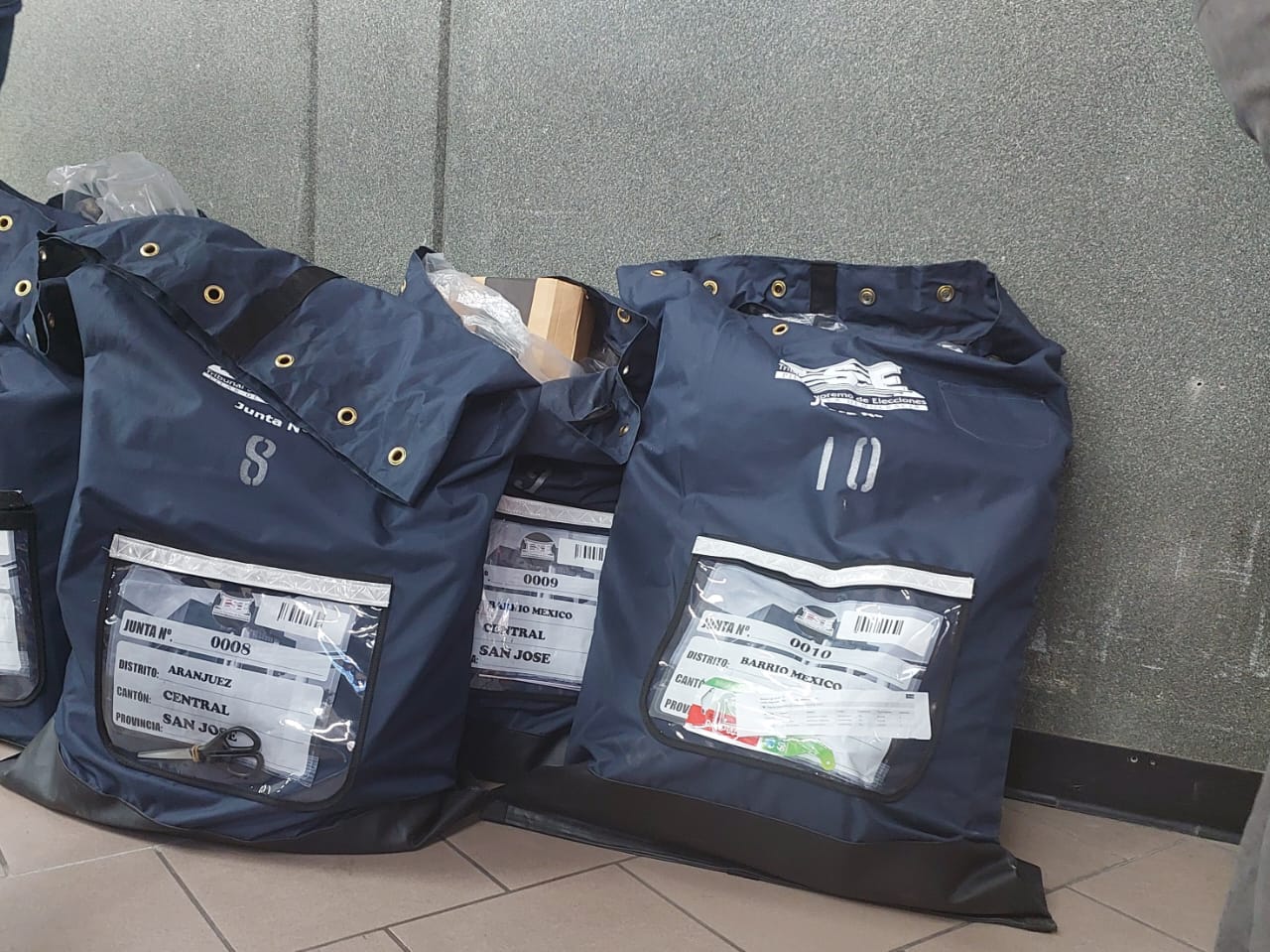 El TSE recibió las últimas papeletas municipales: los votos de la Isla del Coco