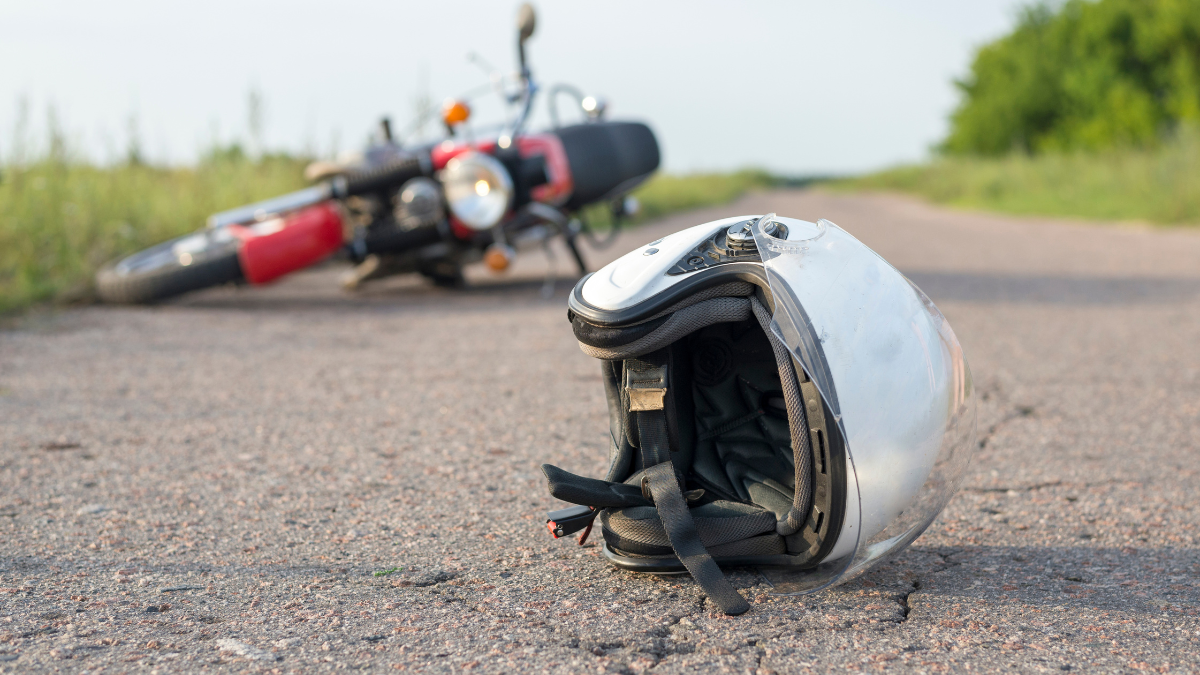 Lluvias torrenciales amenazan seguridad de motociclistas: ¡Extremen precauciones!