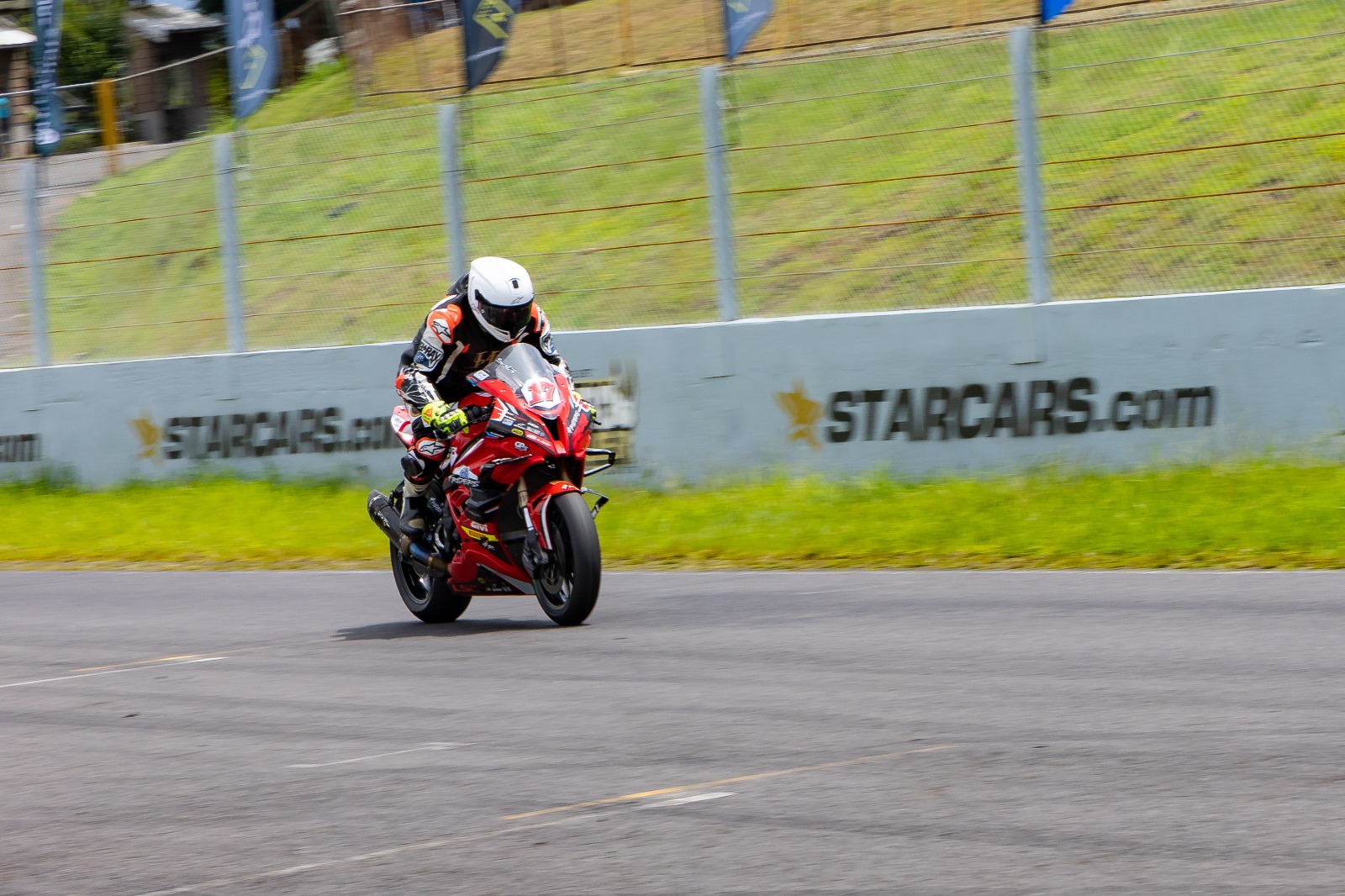 Iván Sala se corona campeón de Super Bike 1000cc en el AMA SuperBike 2024