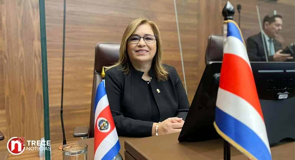 Ada Acuña se separa de la decisión del partido oficialista de apoyar a Rodrigo Arias 