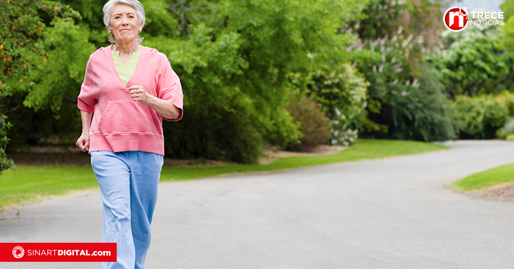 Adultos mayores cerrarán su mes con una caminata