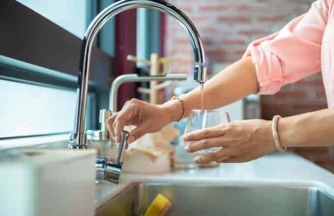 Aresep propone rebaja de 10.7% en tarifa de agua 