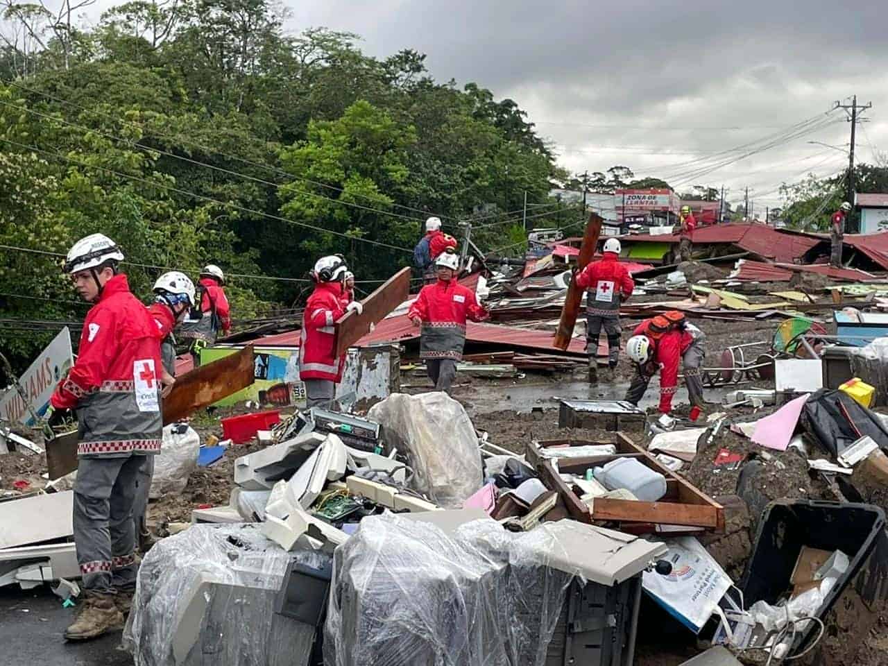 Ministerio de salud atiende a 40 personas albergadas en Aguas Zarcas