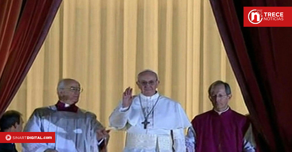 Francisco, hospitalizado, cumple 12 años como papa con un futuro incierto