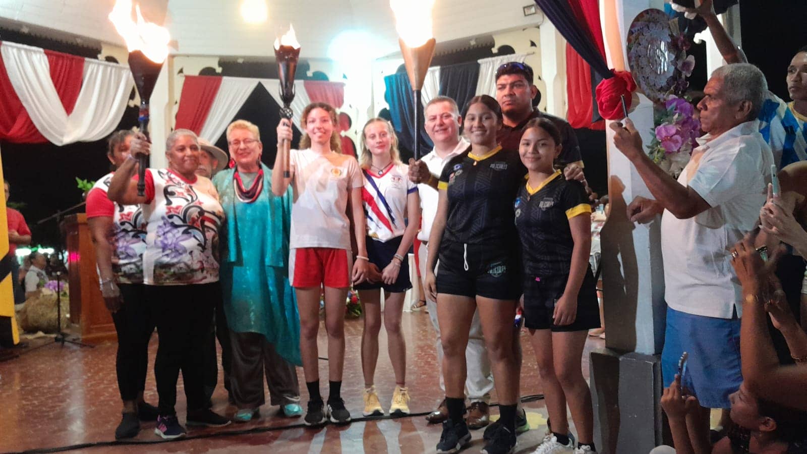 Liberia vivió con alegría y pitoretas la llegada de la llama de la independencia 